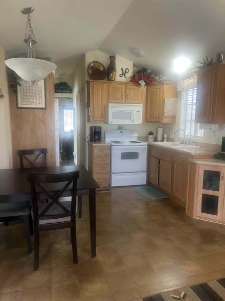 1 Bedroom Bedrooms, ,1 BathroomBathrooms,Rancho Rialto Home,For Sale,1320